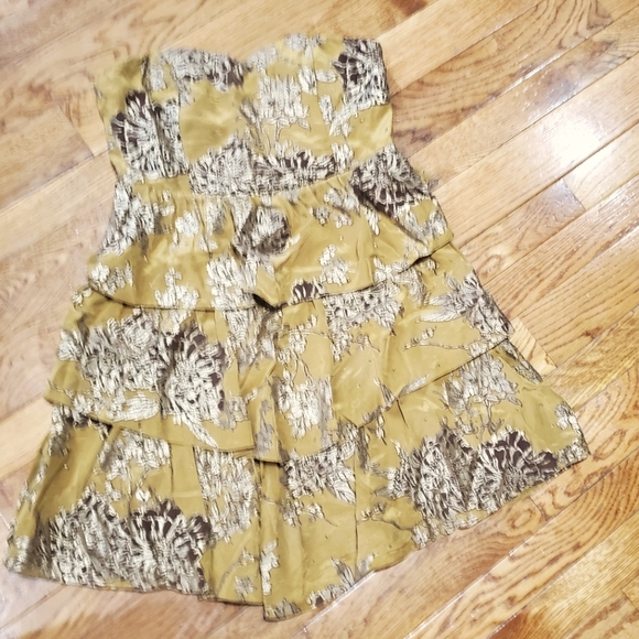 💛ANTHROPOLOGIE💛MOULINETTE SOEURS STRAPLESS RUFFLE DRESS gold floral SIZE 6 - Picture 5 of 11